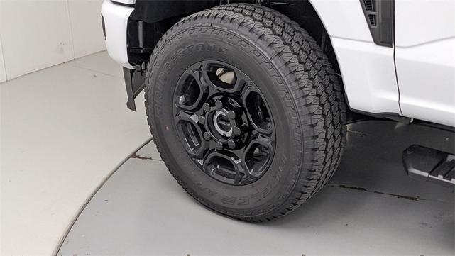 Photo of 2025 Oxford White Ford F-350