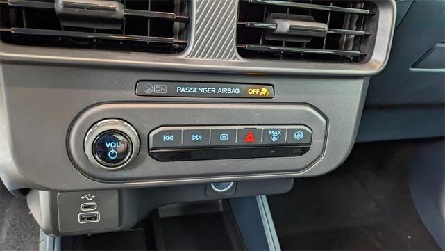 Photo of 2025 Desert Sand Ford Maverick