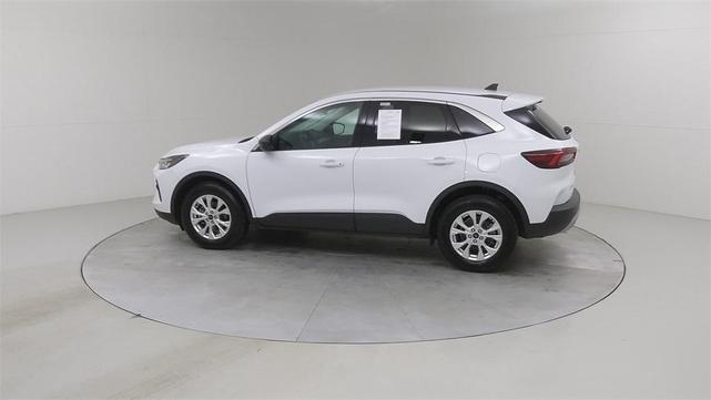 Photo of 2023 Oxford White Ford Escape