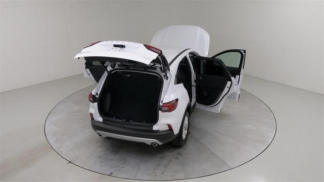 Photo of 2023 Oxford White Ford Escape