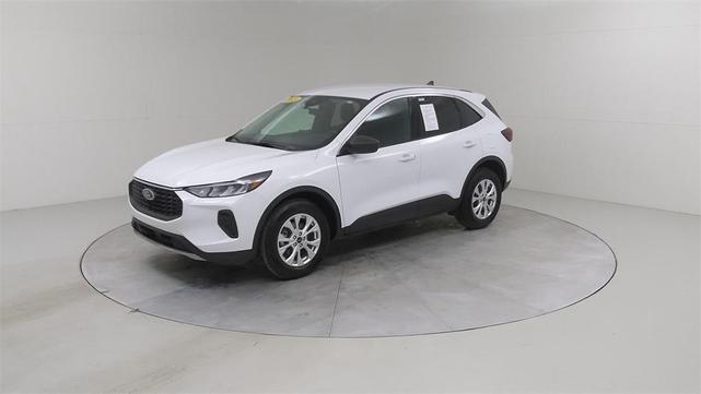 Photo of 2023 Oxford White Ford Escape