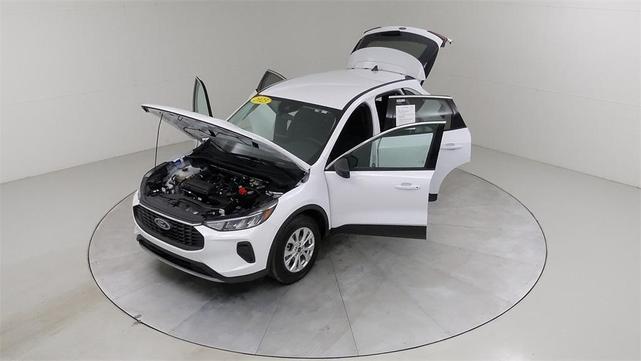 Photo of 2023 Oxford White Ford Escape