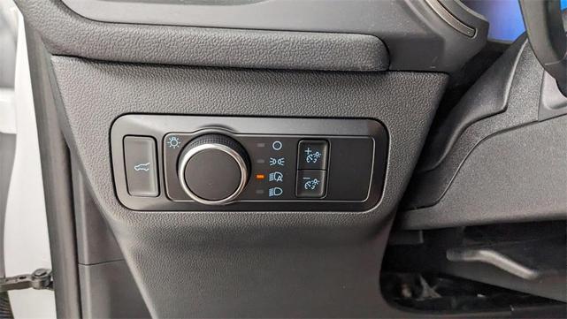 Photo of 2023 Oxford White Ford Escape