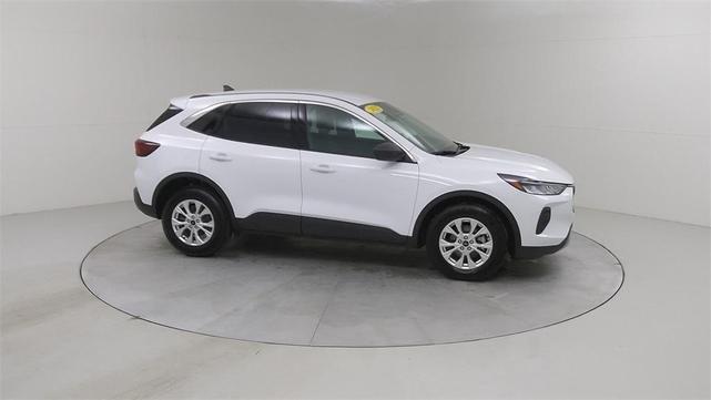 Photo of 2023 Oxford White Ford Escape