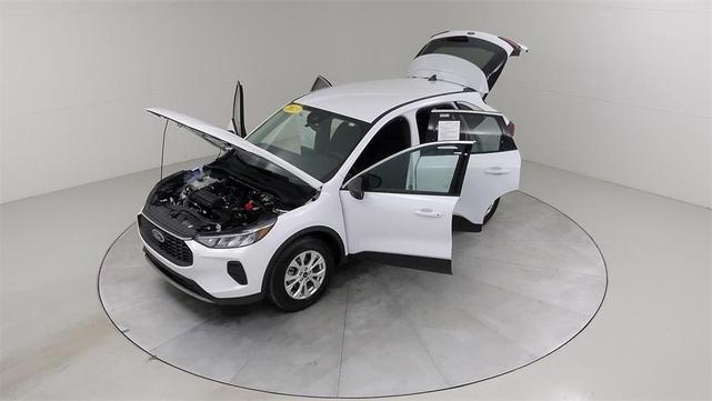 Photo of 2023 Oxford White Ford Escape