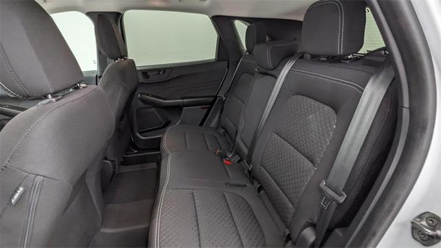 Photo of 2023 Oxford White Ford Escape