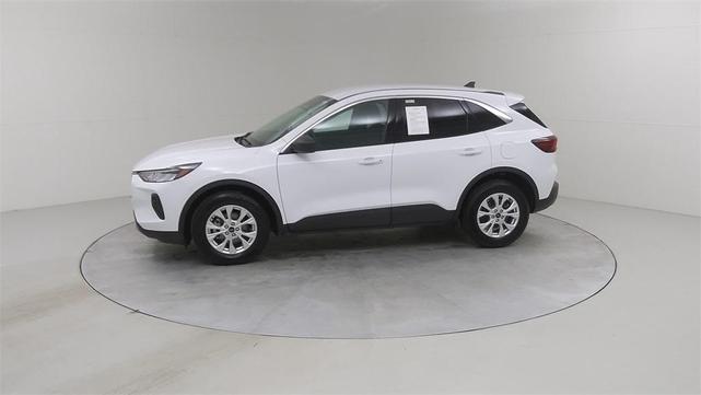 Photo of 2023 Oxford White Ford Escape