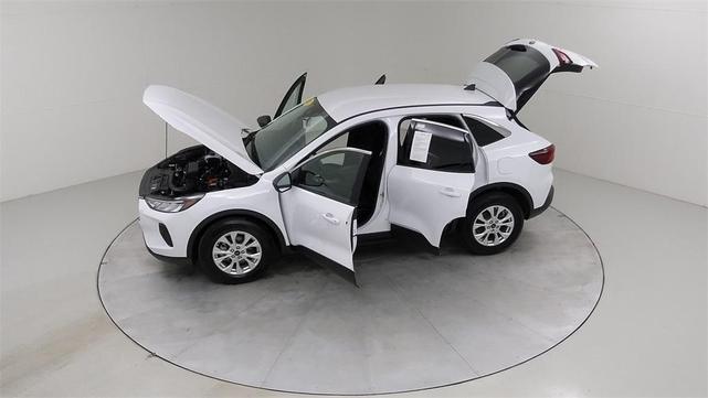 Photo of 2023 Oxford White Ford Escape