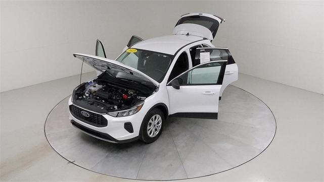 Photo of 2023 Oxford White Ford Escape