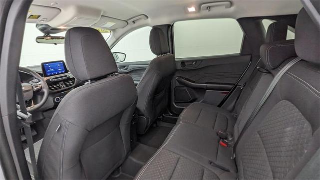 Photo of 2023 Oxford White Ford Escape