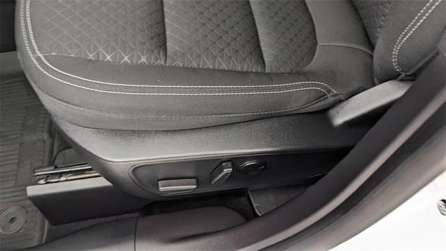 Photo of 2023 Oxford White Ford Escape
