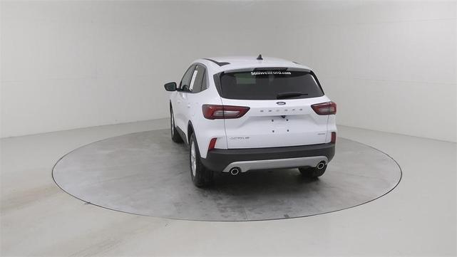 Photo of 2023 Oxford White Ford Escape