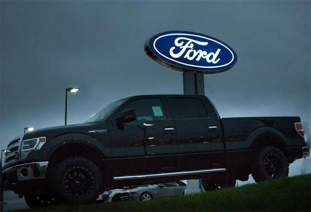 Photo of 2024 Iconic Silver Metallic Ford F-350