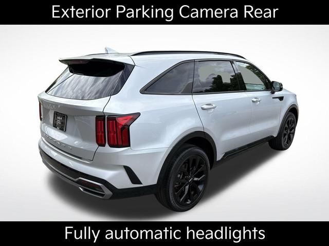 Photo of 2022 Sparkling Silver Kia Sorento