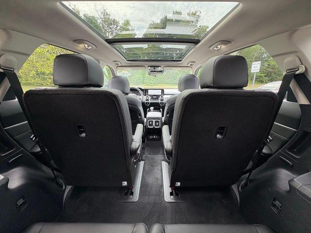 Photo of 2022 Sparkling Silver Kia Sorento