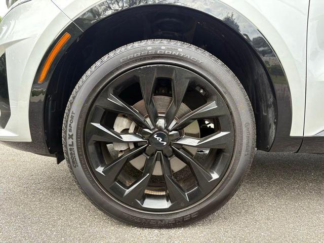 Photo of 2022 Sparkling Silver Kia Sorento