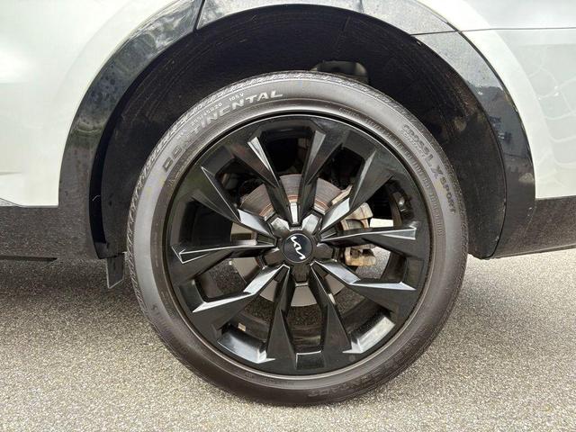 Photo of 2022 Sparkling Silver Kia Sorento