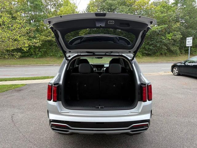 Photo of 2022 Sparkling Silver Kia Sorento