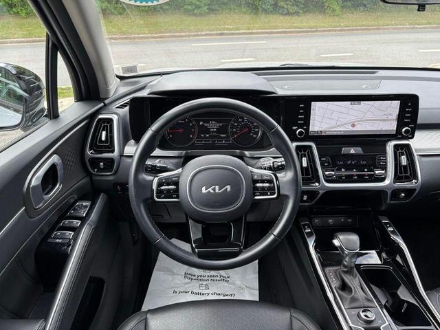 Photo of 2022 Sparkling Silver Kia Sorento