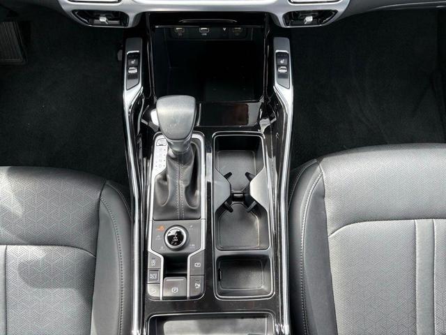 Photo of 2022 Sparkling Silver Kia Sorento