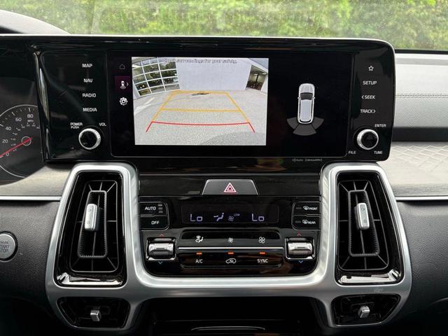 Photo of 2022 Sparkling Silver Kia Sorento