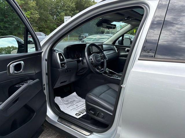 Photo of 2022 Sparkling Silver Kia Sorento