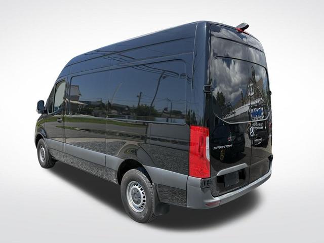 Photo of 2021 White Mercedes-Benz Sprinter 2500