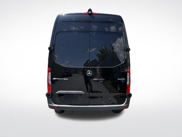Photo of 2021 White Mercedes-Benz Sprinter 2500