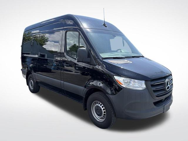 Photo of 2021 White Mercedes-Benz Sprinter 2500