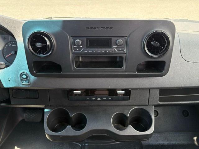 Photo of 2021 White Mercedes-Benz Sprinter 2500