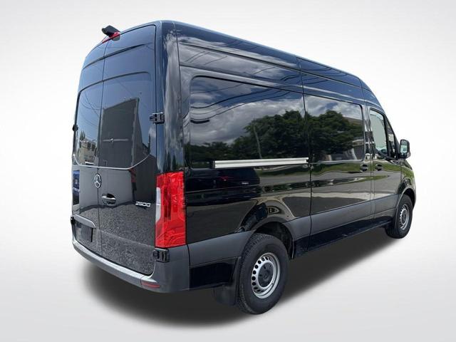 Photo of 2021 White Mercedes-Benz Sprinter 2500
