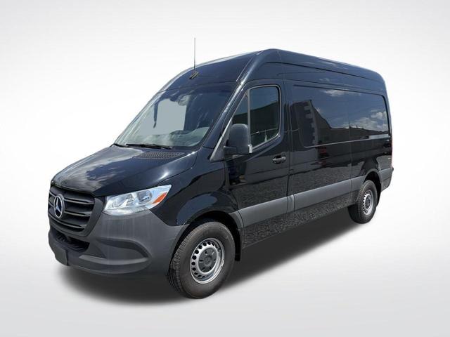 Photo of 2021 White Mercedes-Benz Sprinter 2500