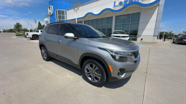 Photo of 2021 Steel Gray Kia Seltos