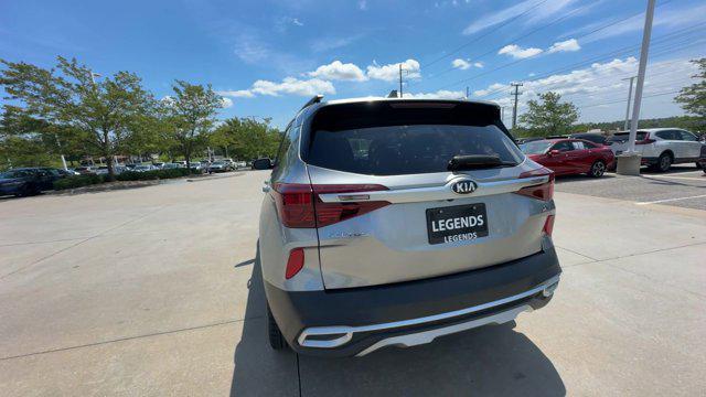 Photo of 2021 Steel Gray Kia Seltos