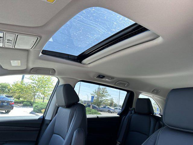 Photo of 2026 Crystal Black Pearl Honda Odyssey