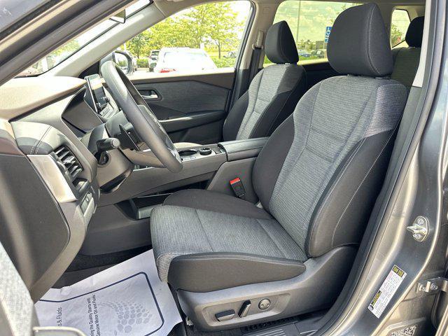 Photo of 2023 Gun Metallic Nissan Rogue