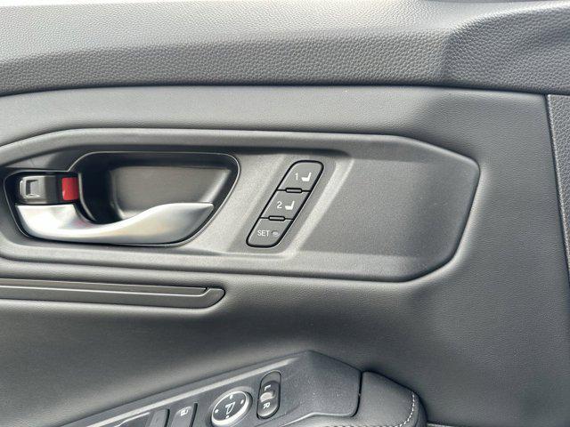Photo of 2025 Solar Silver Metallic Honda Accord Hybrid
