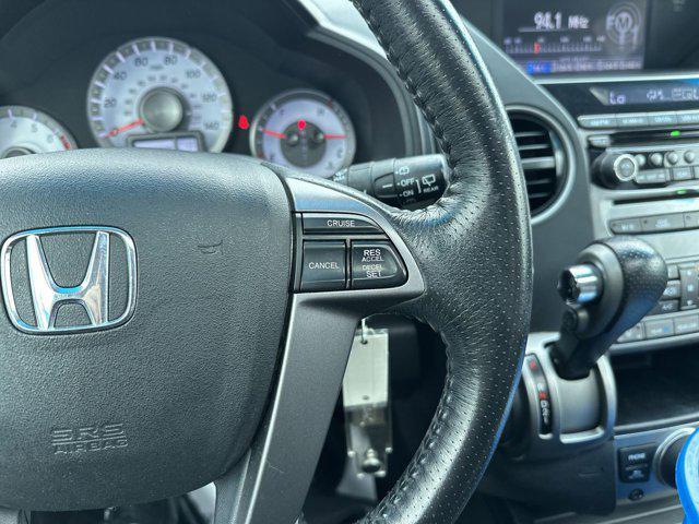 Photo of 2012 Alabaster Silver Metallic Honda Pilot