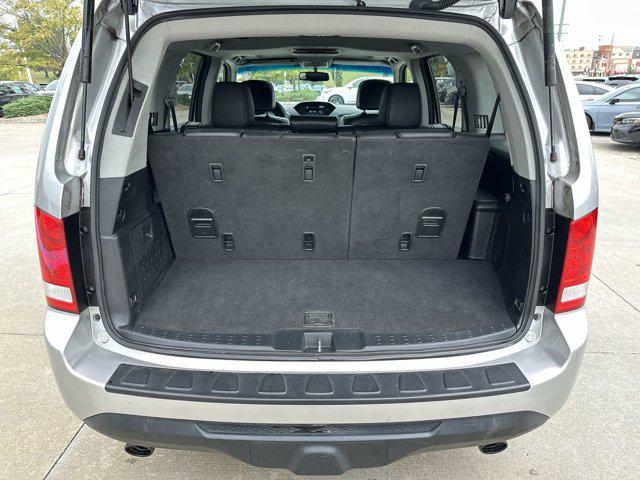 Photo of 2012 Alabaster Silver Metallic Honda Pilot