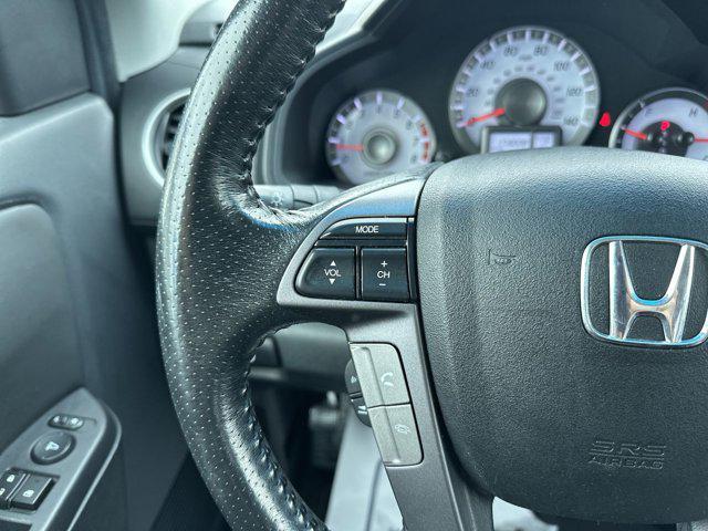 Photo of 2012 Alabaster Silver Metallic Honda Pilot