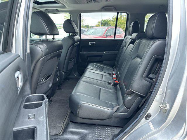Photo of 2012 Alabaster Silver Metallic Honda Pilot