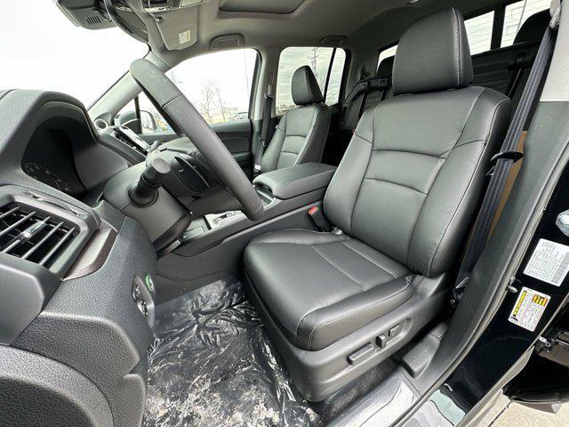 Photo of 2025 Crystal Black Pearl Honda Ridgeline