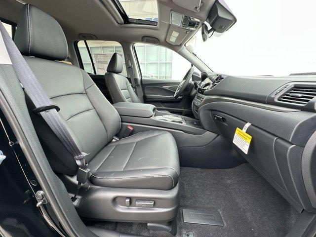 Photo of 2025 Crystal Black Pearl Honda Ridgeline