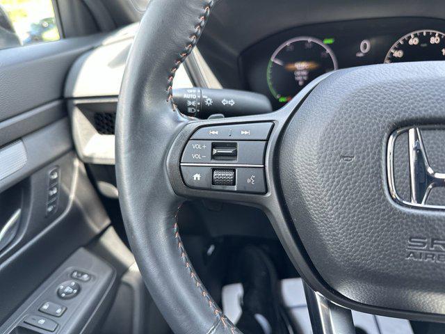 Photo of 2024 Lunar Silver Metallic Honda CR-V Hybrid