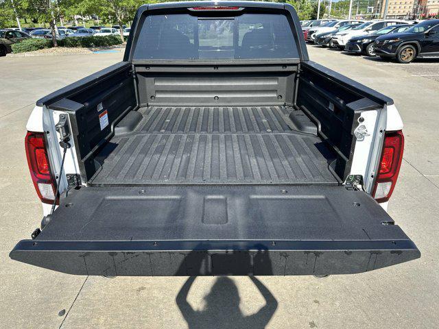 Photo of 2025 Platinum White Pearl Honda Ridgeline