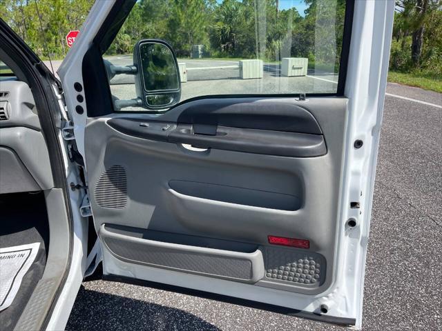 Photo of 2007 Oxford White Clearcoat Ford F-250