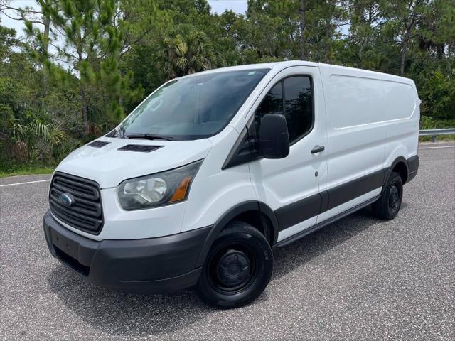 Photo of 2015 Oxford White Ford Transit-250