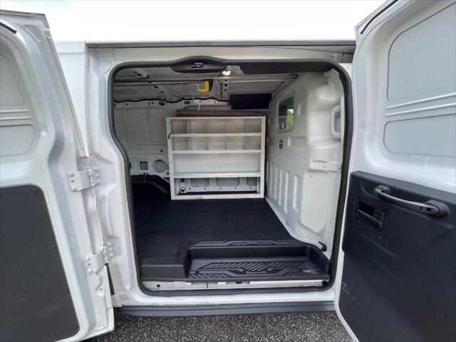 Photo of 2015 Oxford White Ford Transit-250