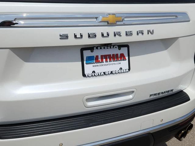 Photo of 2021 Iridescent Pearl Tricoat Chevrolet Suburban