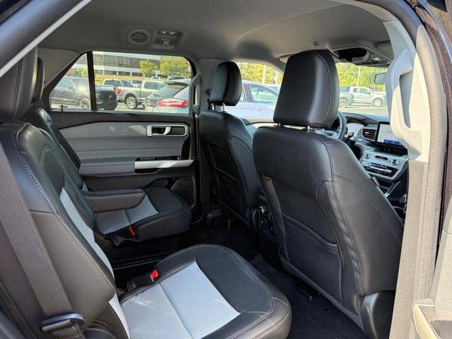 Photo of 2022 Agate Black Metallic Ford Explorer